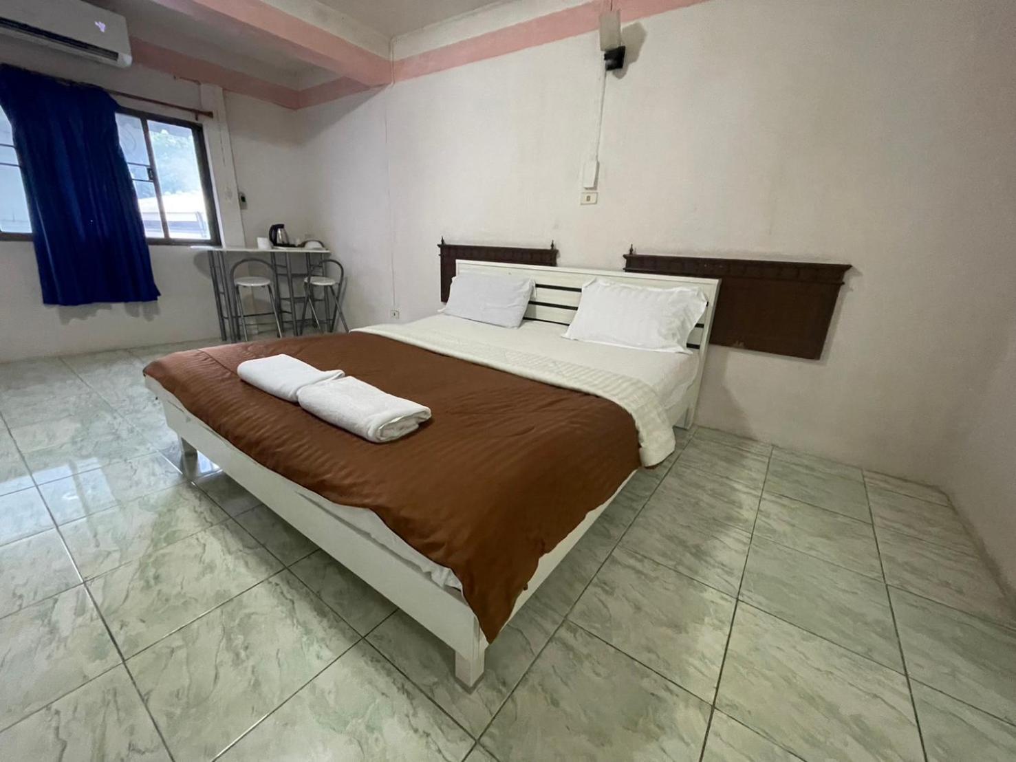 Oyo 75494 President Apartment Pattaya Ngoại thất bức ảnh