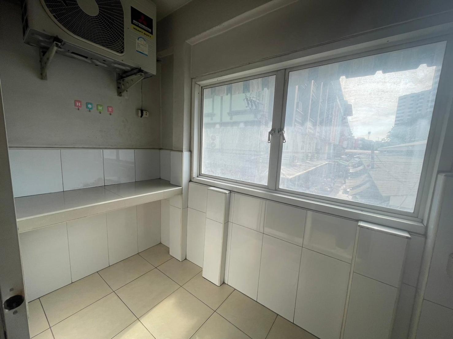 Oyo 75494 President Apartment Pattaya Ngoại thất bức ảnh