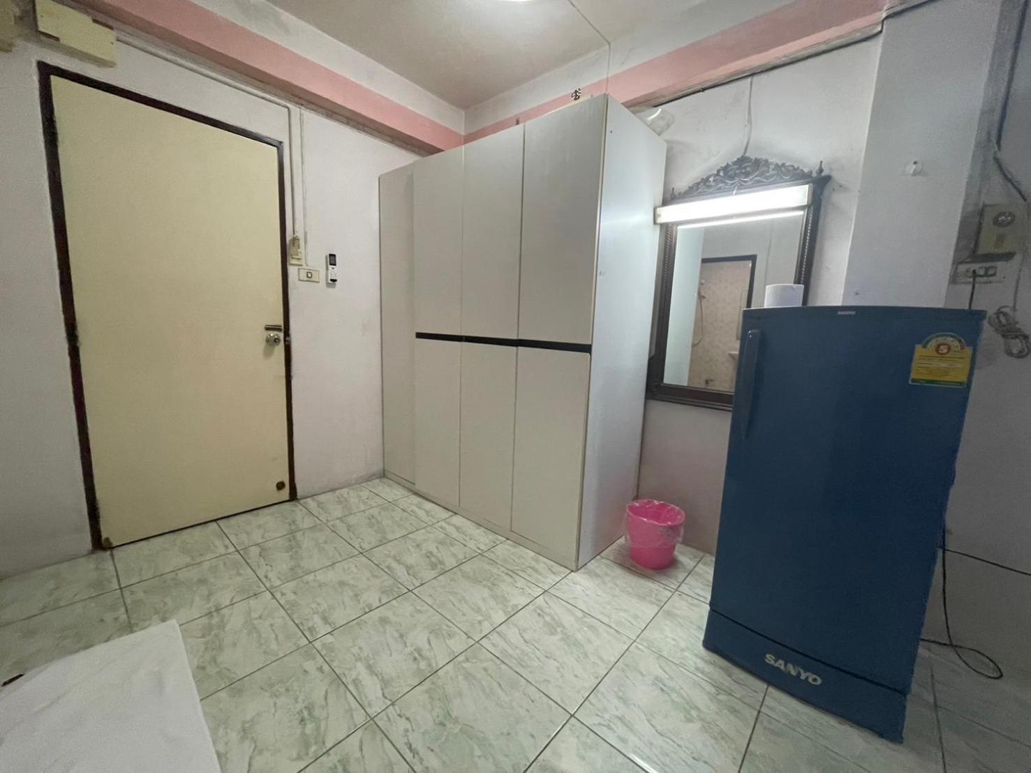 Oyo 75494 President Apartment Pattaya Ngoại thất bức ảnh