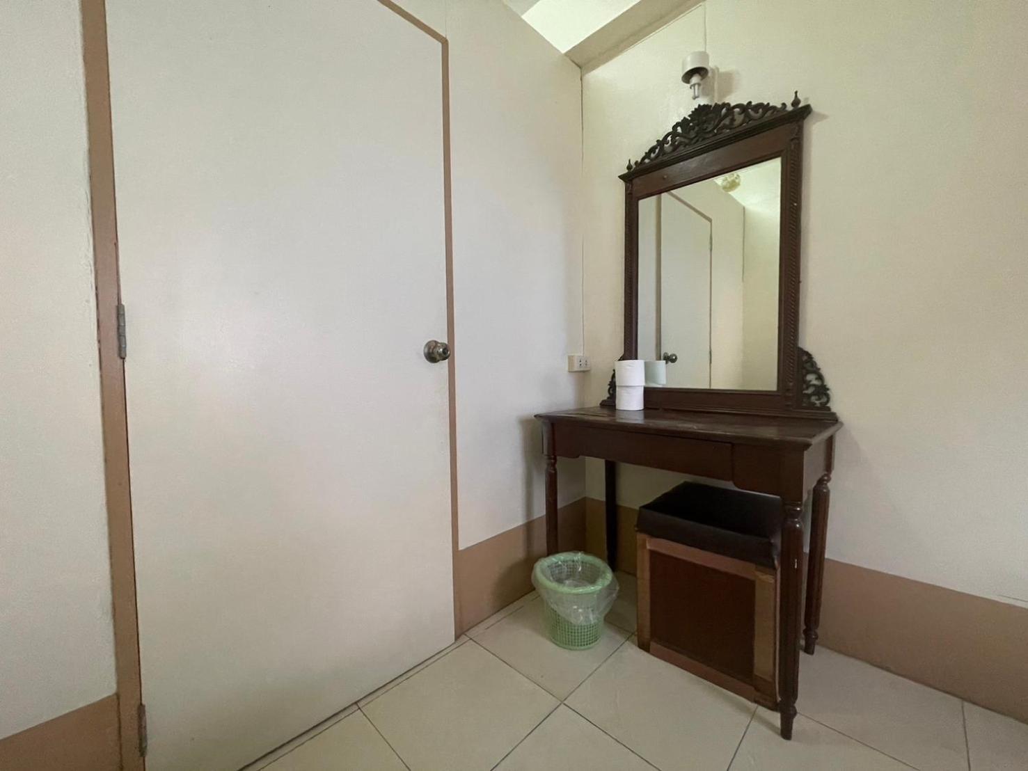 Oyo 75494 President Apartment Pattaya Ngoại thất bức ảnh