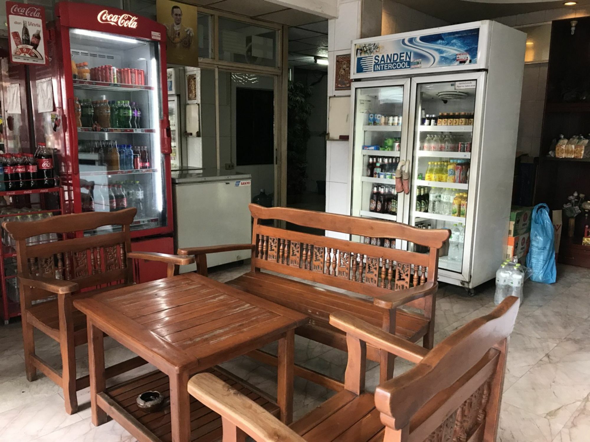 Oyo 75494 President Apartment Pattaya Ngoại thất bức ảnh